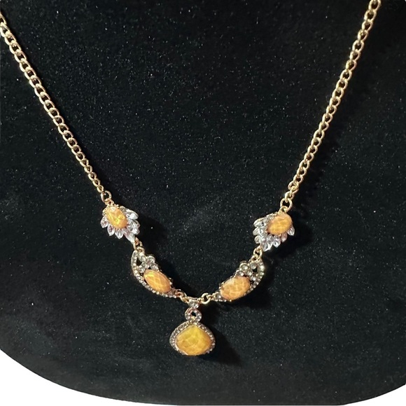 Elegant Gold Tone 5 Glass Pendants Flowers Half Moons Tear Drop Necklace 20” EUC - Picture 4 of 10